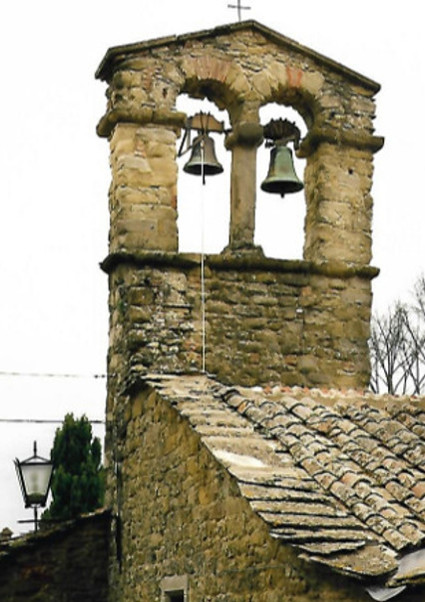 Foto del campanile romanico della Chiesa di San Cristoforo